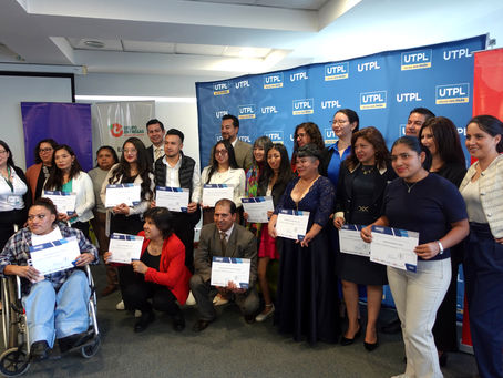 Courier School participants completing the seventh edition in Ecuador