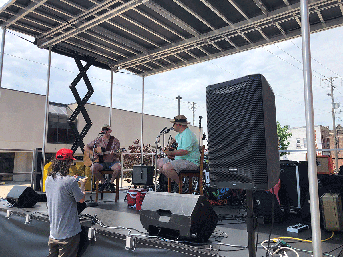 Pop up stage