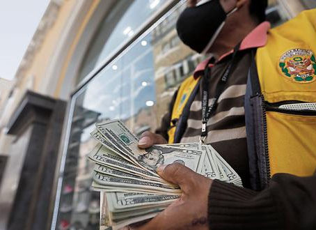 Dólar retrocedería en noviembre tras tocar S/ 4 en octubre