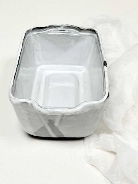 Thumbnail: Black and White Casserole Dish