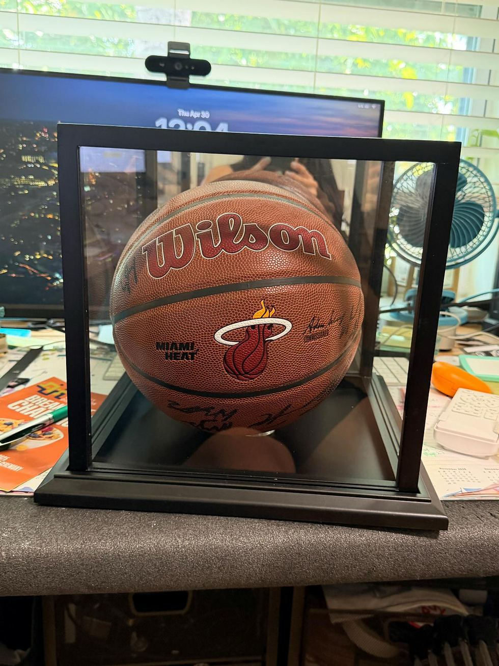 A team‑signed 2025–2026 Miami Heat basketball