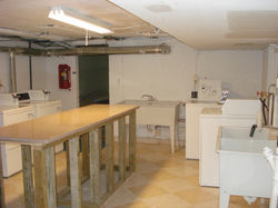 LAUNDRY ROOM.jpg