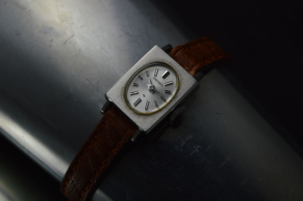 Miniatura: SEIKO LADIES STAINLESS STEEL VINTAGE RECTANGULAR WATCH FROM 70'S 14,5 X 23,5MM