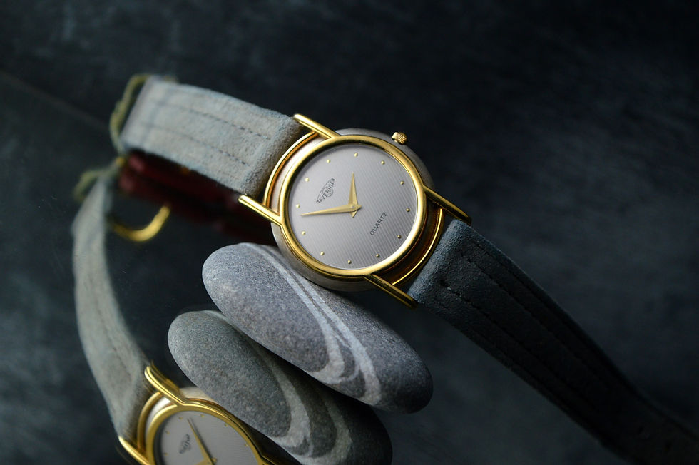 Miniatura: TAVERNIER A VERY FINE AND ELEGANT MEN'S VINTAGE DRESS WATCH FROM 70'S 30MM