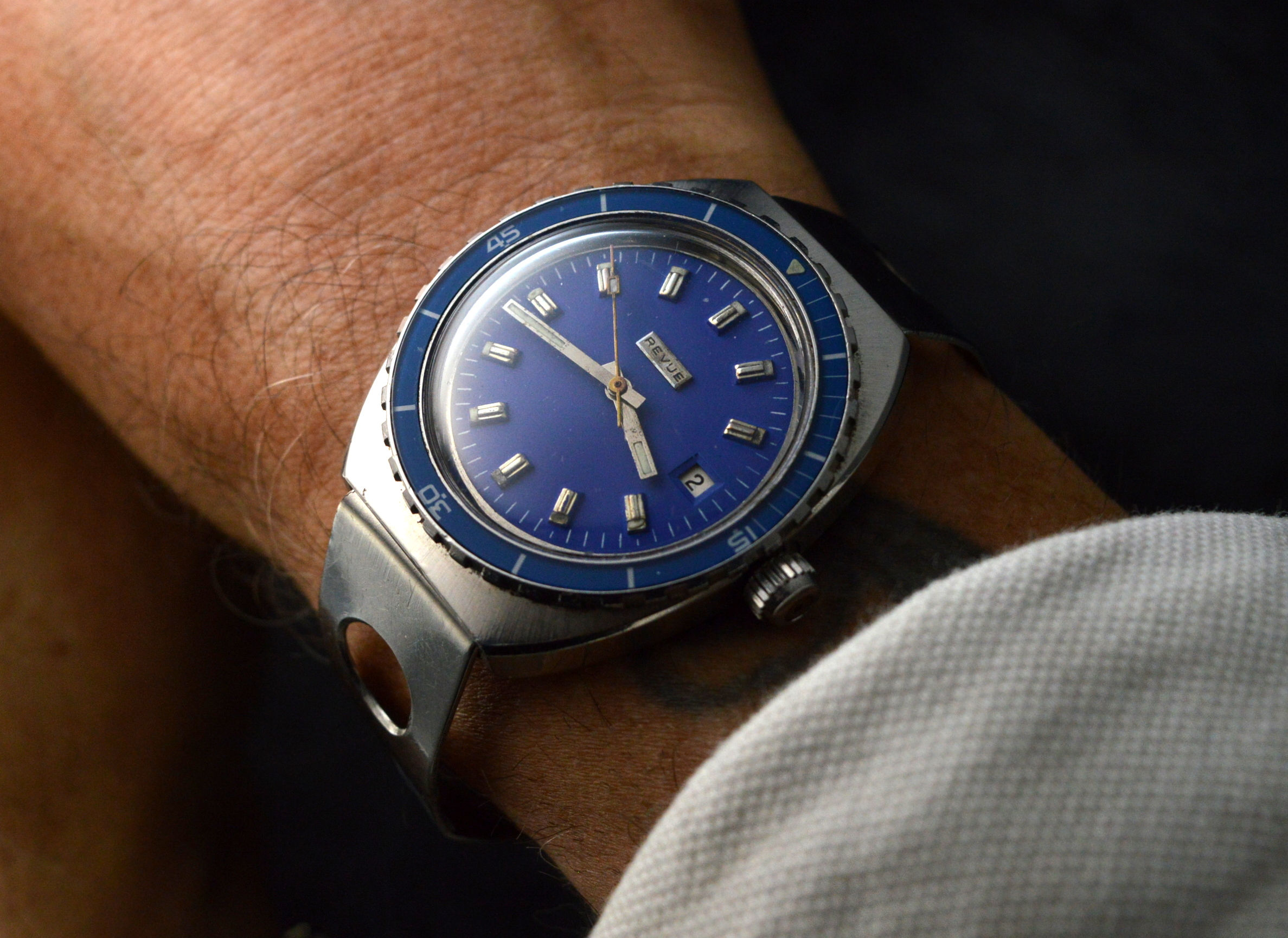 REVUE SUPER WATERPROOF AUTOMATIC VINTAGE DIVER WATCH HELIUM VALVE OVERSIZE 39MM