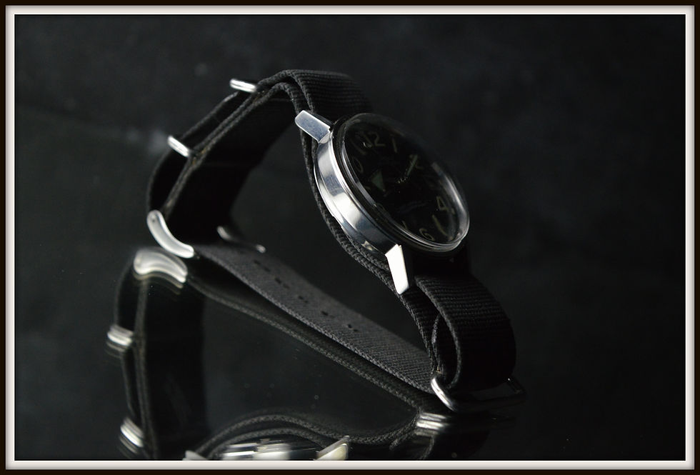 Miniatura: H-d-v Rare Vintage Military Style Stainless Steel Watch Very Fine Condition 33mm