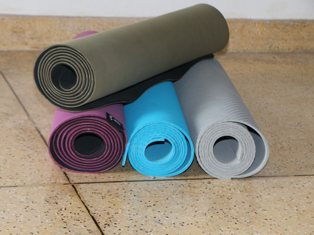The Benefits of Choosing a Natural Rubber Yoga Mat
