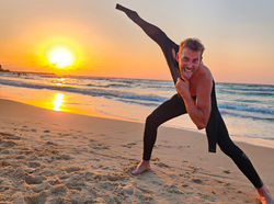 אלון בלום | 2022-1988