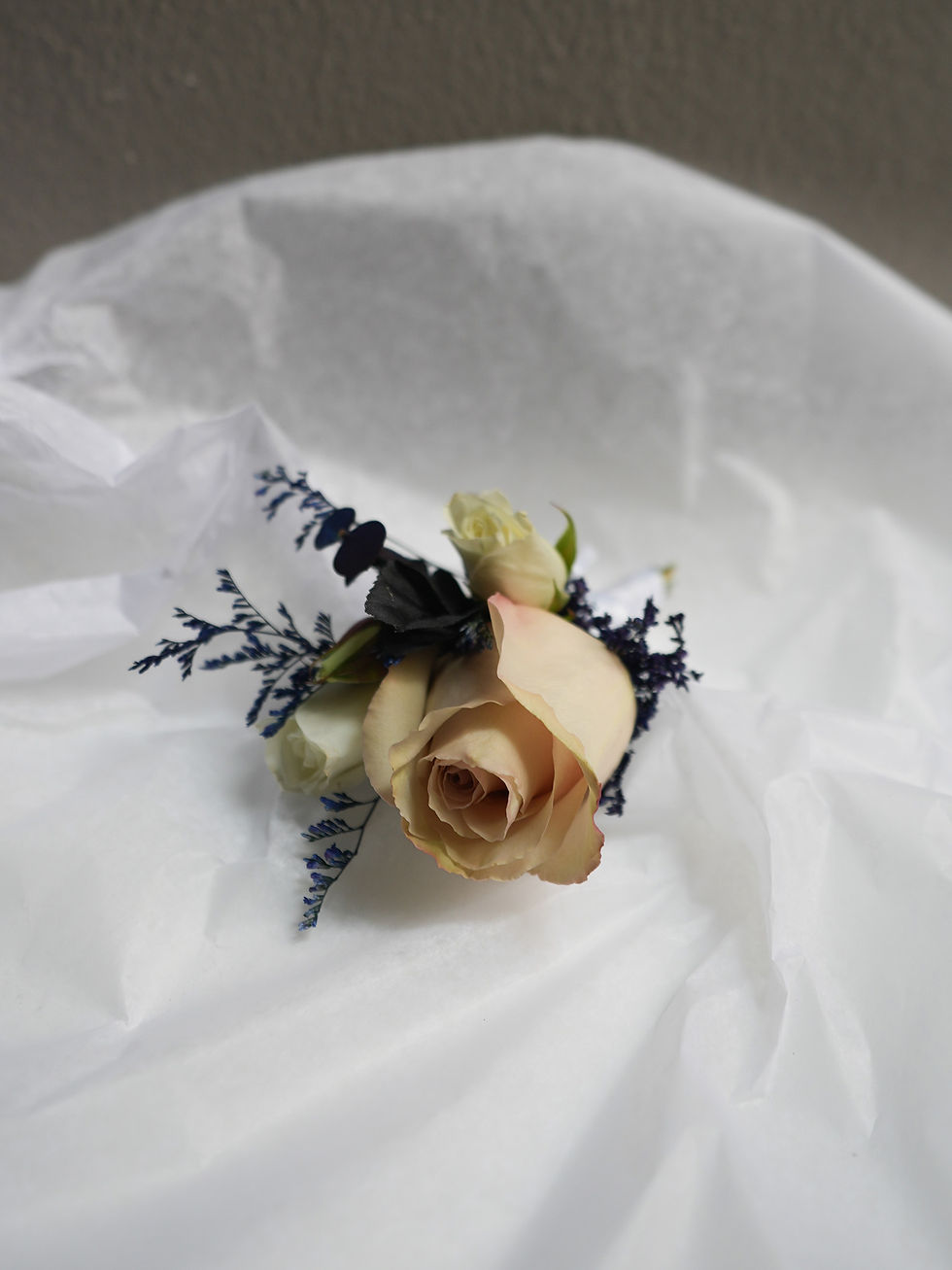 Thumbnail: Soft Sky Boutonniere