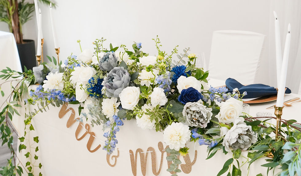 Thumbnail: Blue Head Table Centerpiece