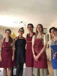 deux petits Lutins quittent l'Atelier