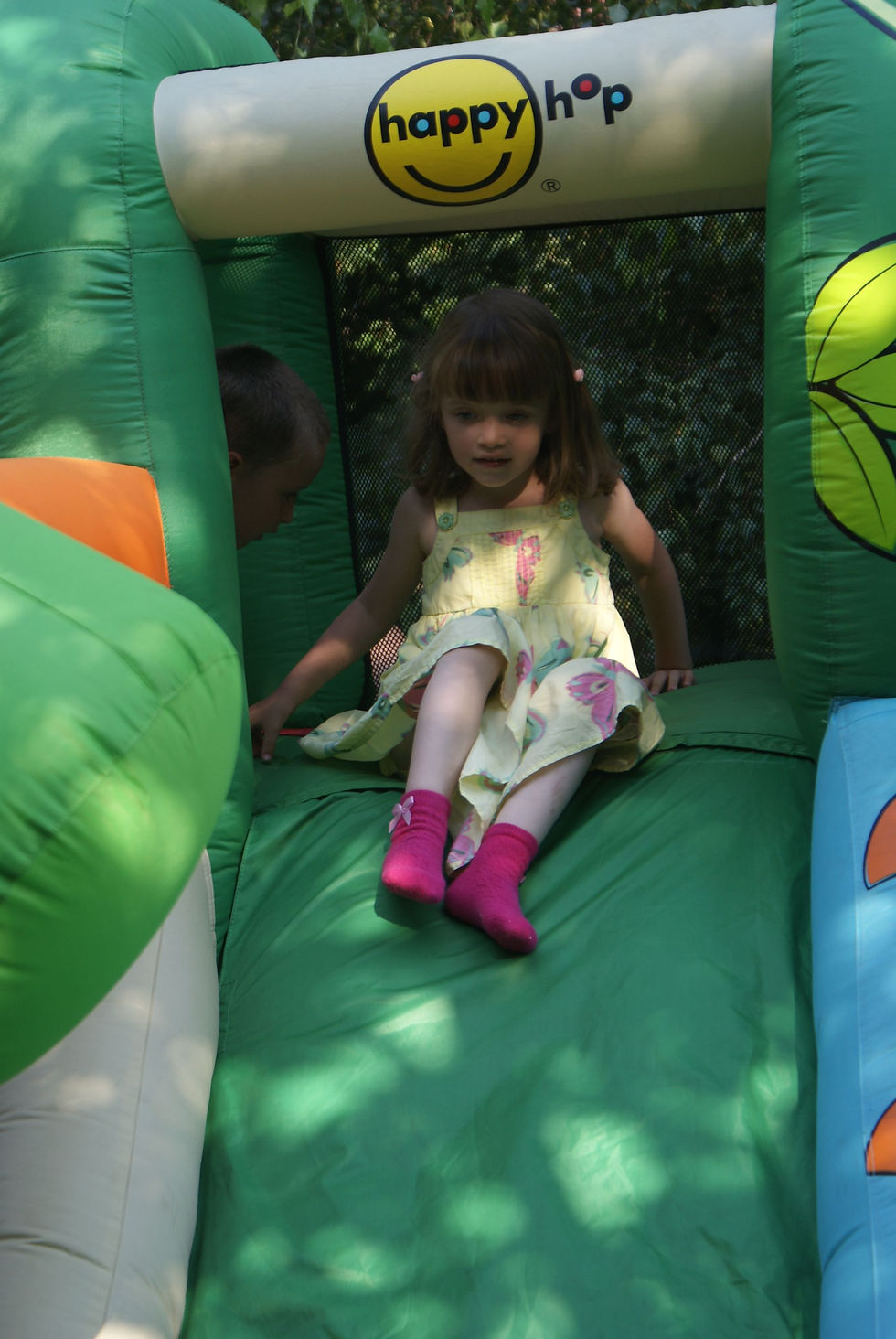 Ugrálóvár csúszdájában