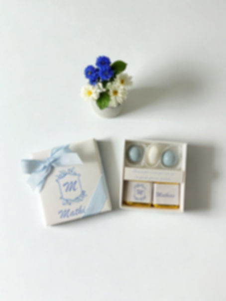 Scatolina con biscottini e confetti