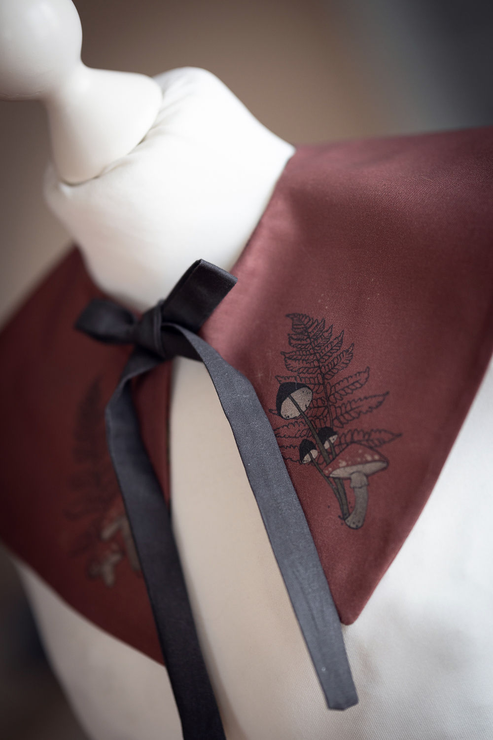 'the frog prince' reversible collar