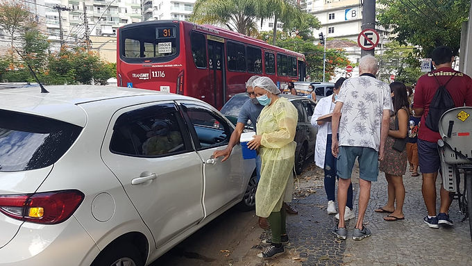 Falta de previsão sobre vacinas deixa idosos de Niterói apreensivos