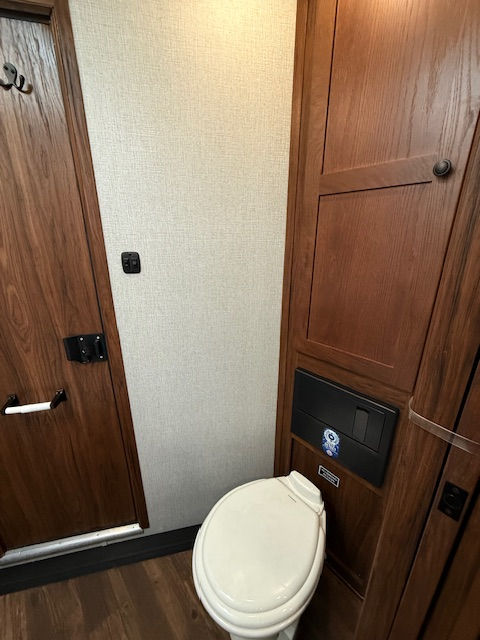 Thumbnail: New 2025 Bison Silverado 8313 8' wide 3 horse 13' LQ: Stock #2804