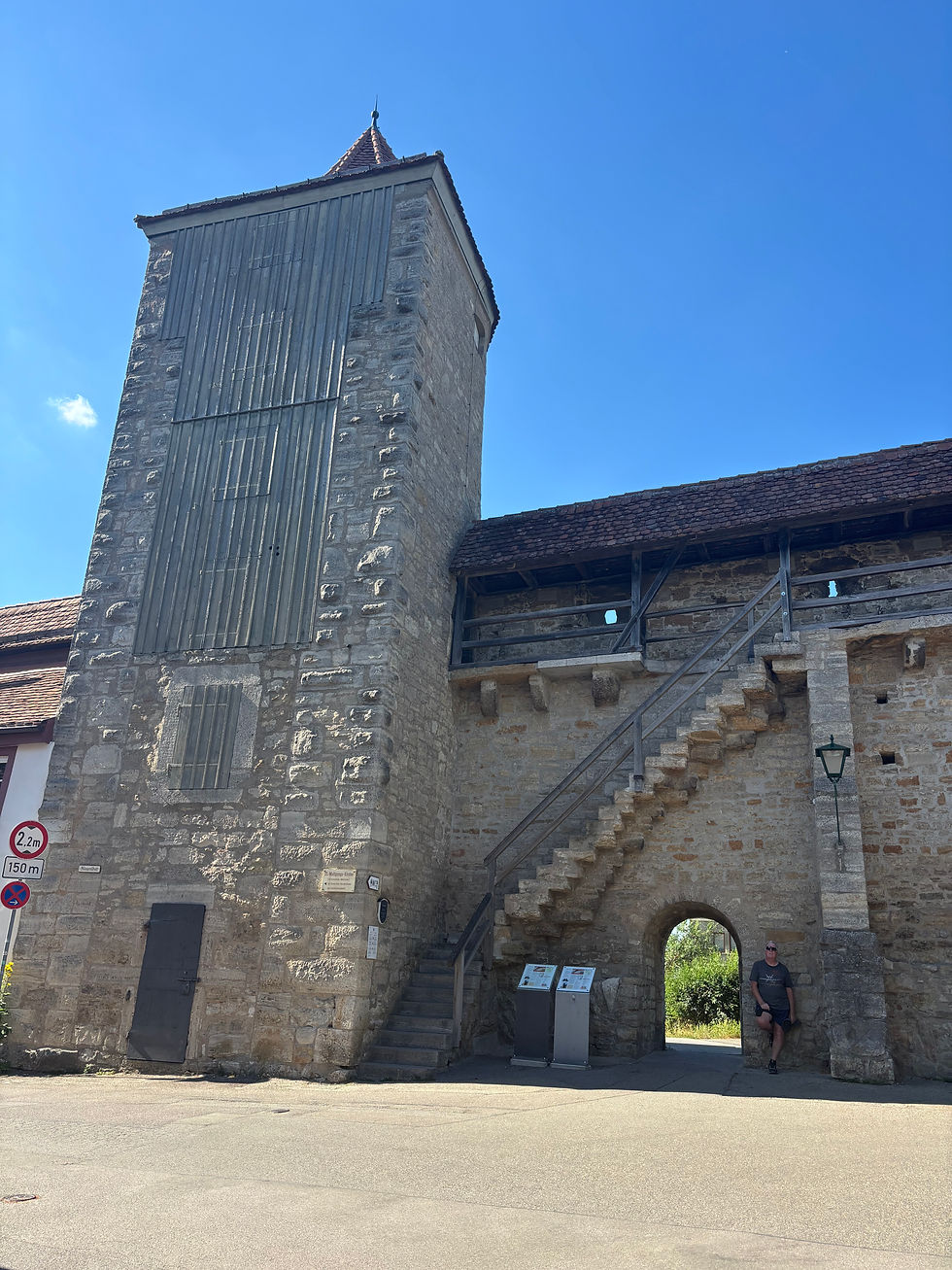 The city wall completely encircles the old town