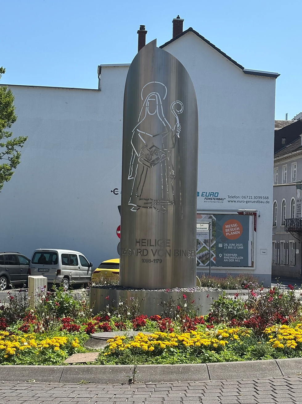 Love the sculptures on roundabouts when you are abroad