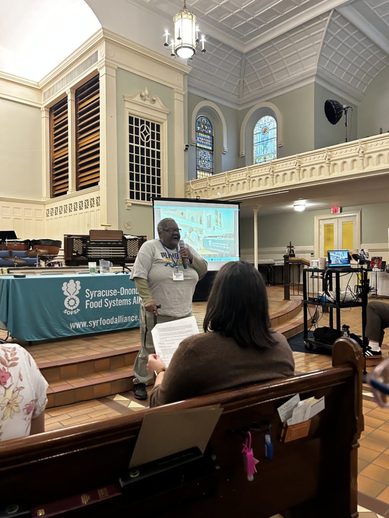 Mable Wilson sings I Come to the Garden.