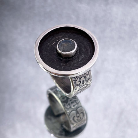 Sterling silver and labradorite ring