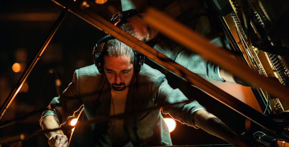 YO, PIANO