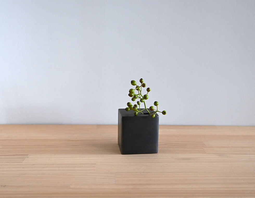 サムネイル： 高光太郎　銅花器　CUBE　茶