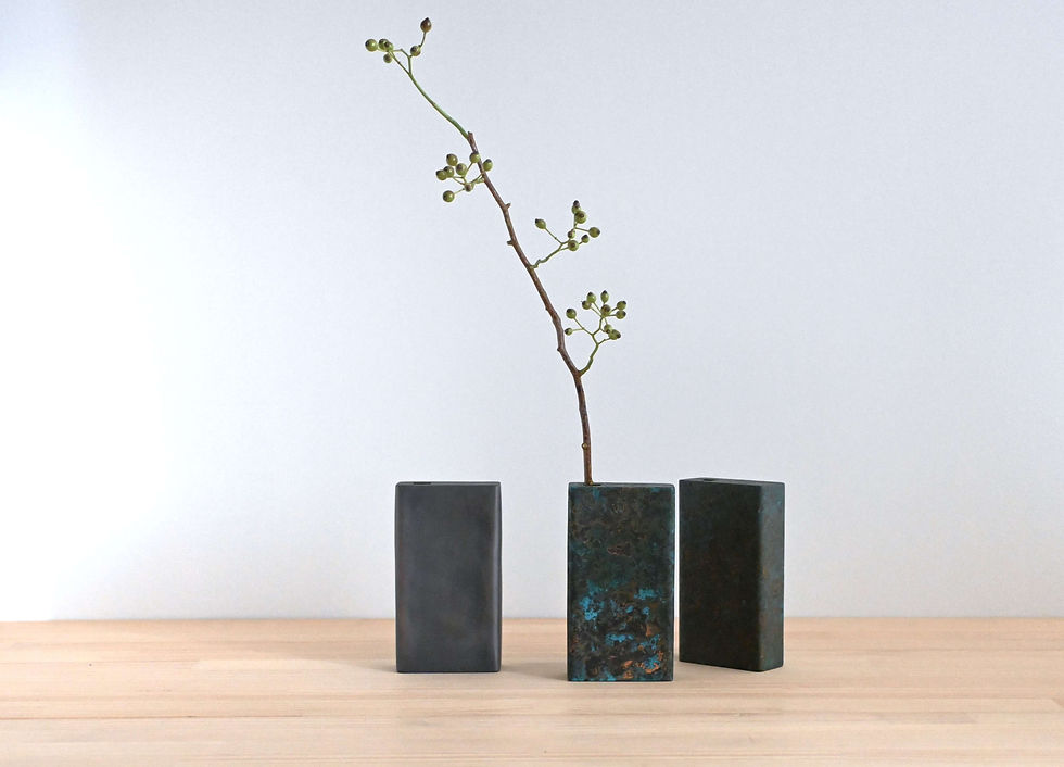 サムネイル： 高光太郎　銅花器　LONG タテ　茶