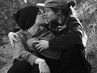 Ellen Page secretly weds Dancer Emma Porter.
