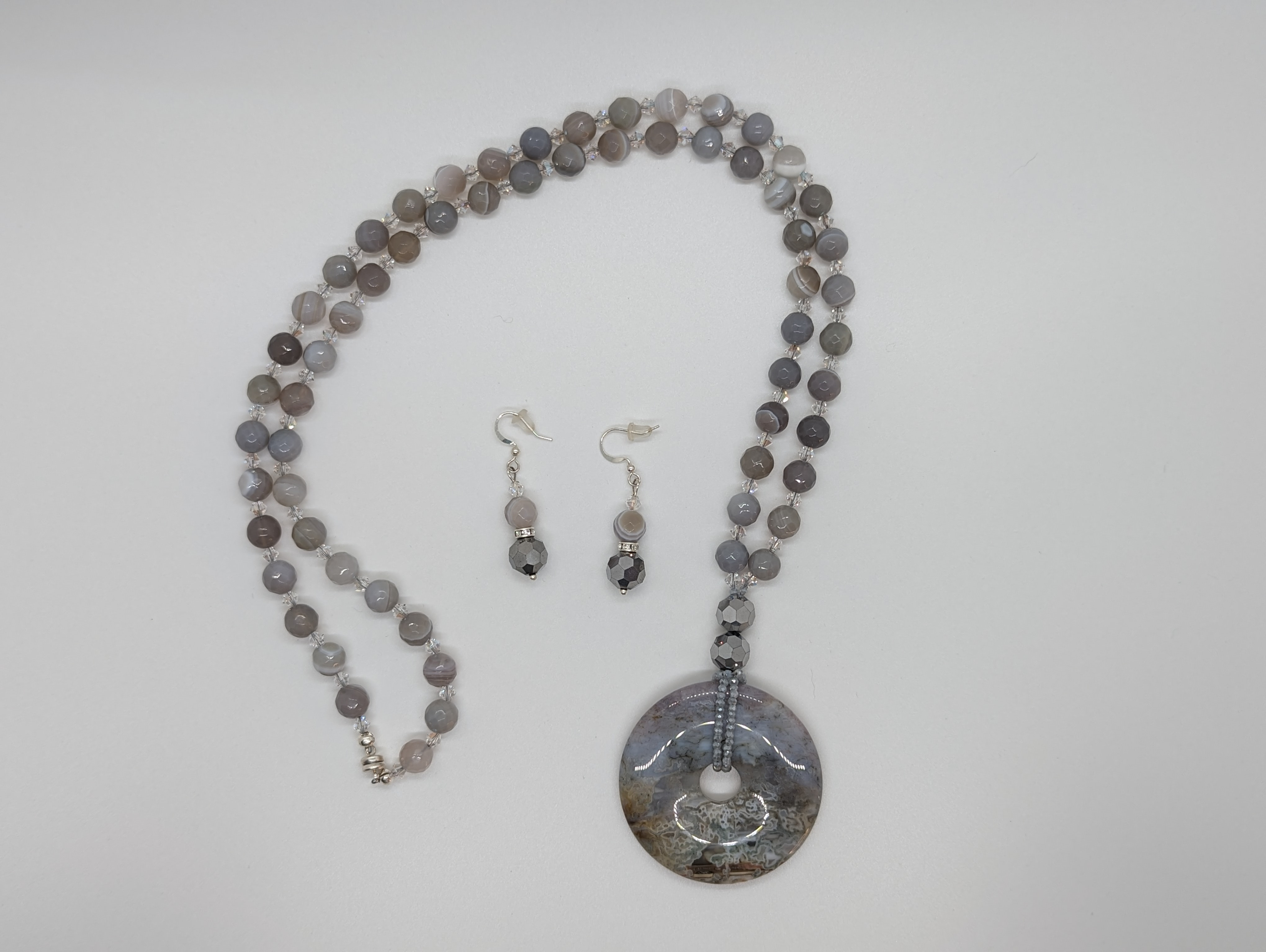 Gray Banded Agate Donut Necklace w Earrings