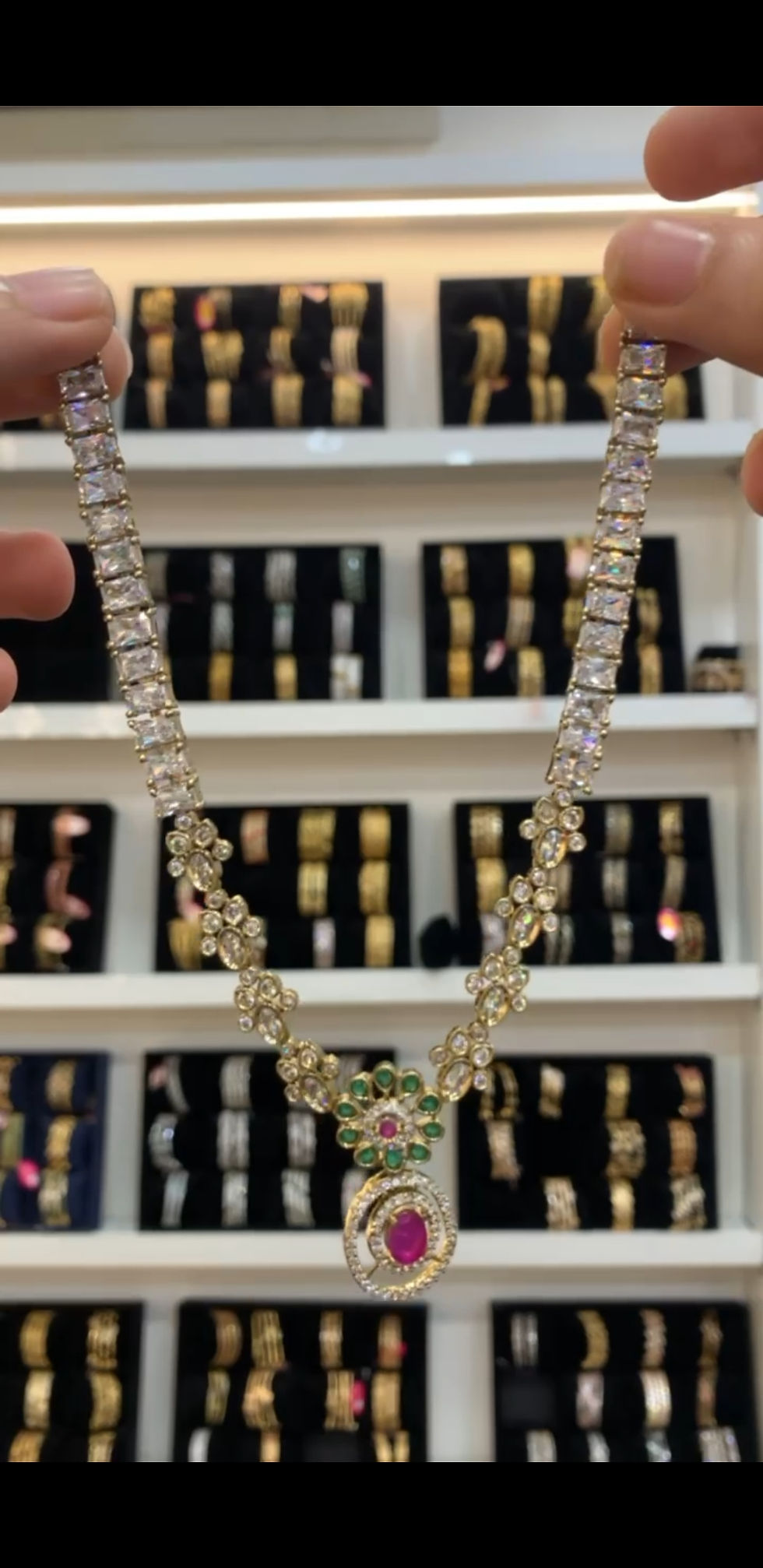 Thumbnail: Indian-style jewelry Set