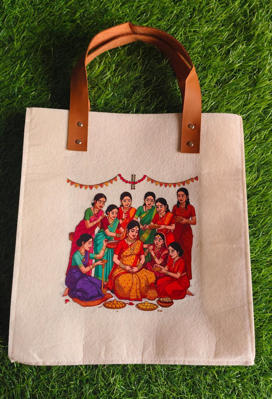Felt bags in different digital printed