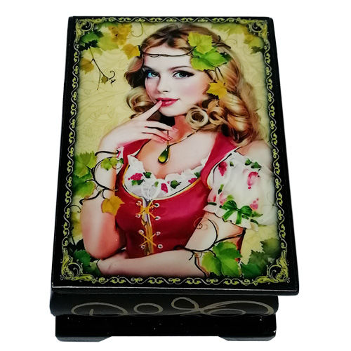 Scatola. Donna Russa