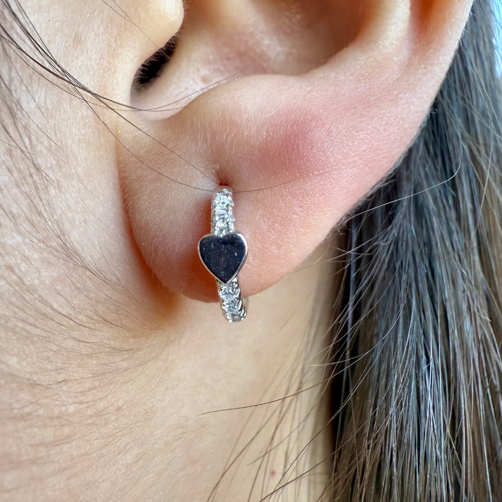 BRINCO MINI ARGOLA CRAVEJADA