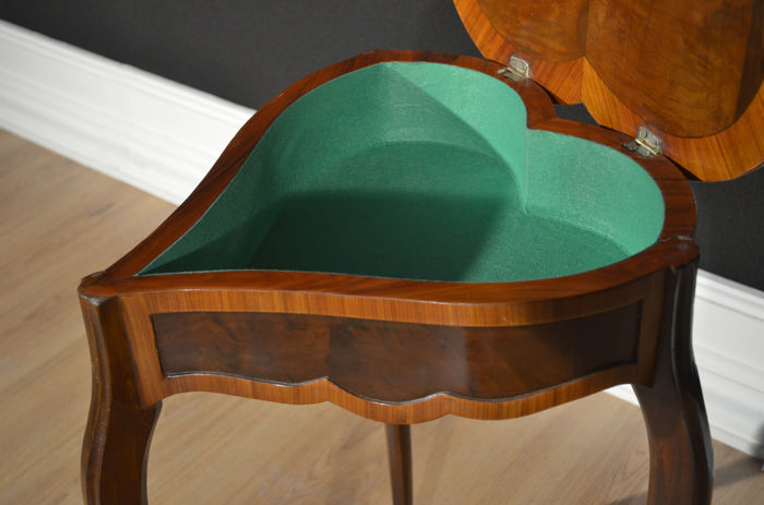 Thumbnail: Heart Coffee Table