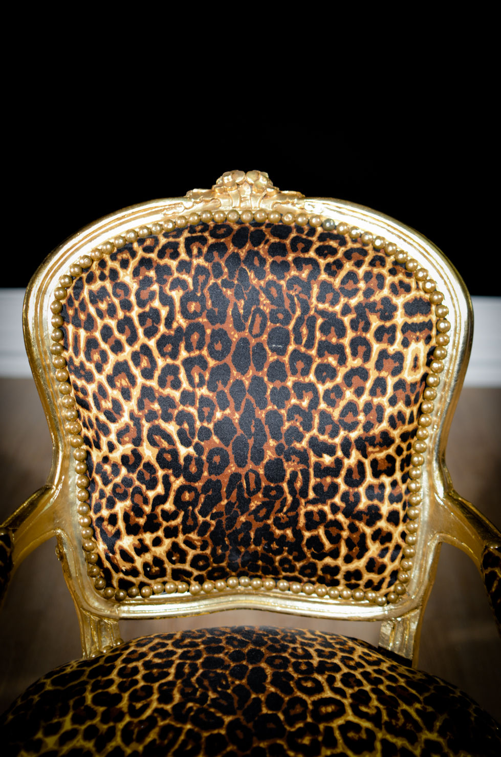 Thumbnail: Spotted Armchair
