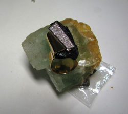 Anel ouro turmalina e brilh