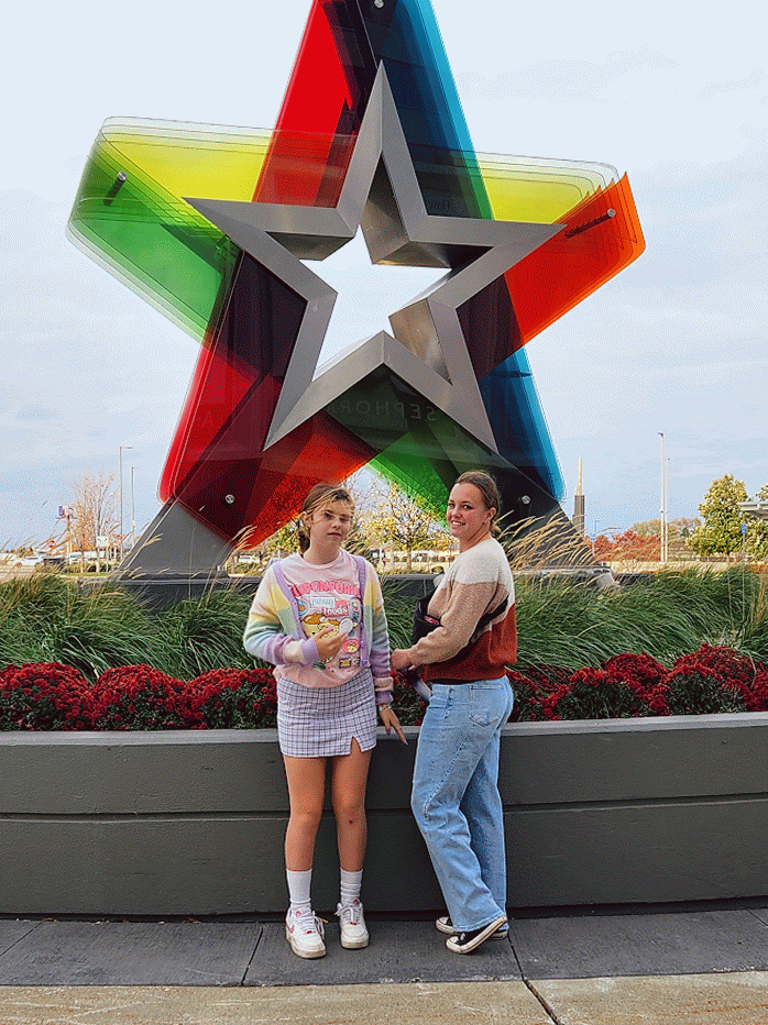 girls outside the mall of america