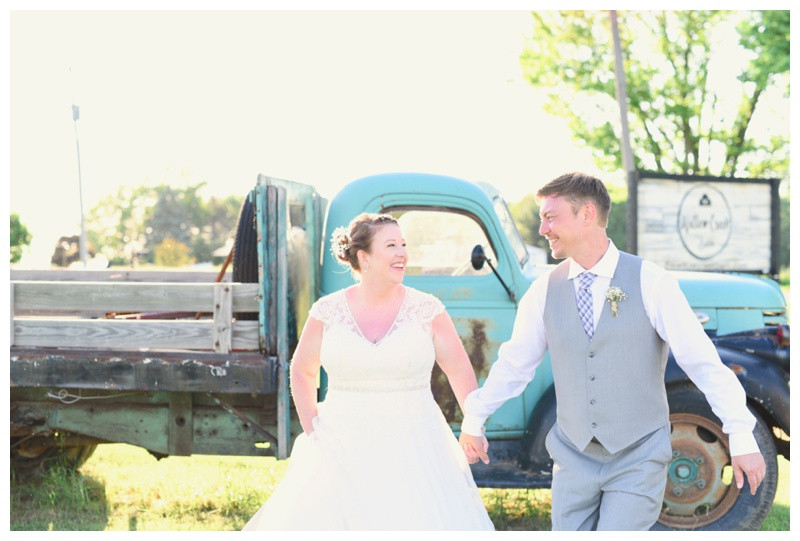 Frankfort Indiana Willow Creek Barn Wedding Photographer Photography