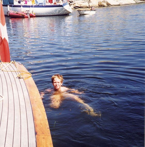 CAN III bade i naturhavn.jpg