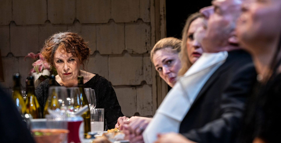 August: Osage County, Belvoir St (2024). Photography by Brett Boardman