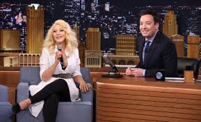 christina Aguilera faz imitações