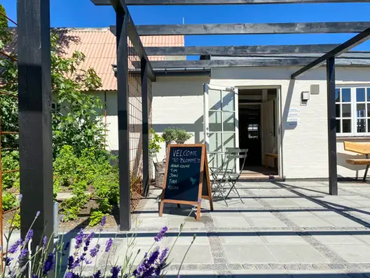 Hotel Blommes indgang.webp