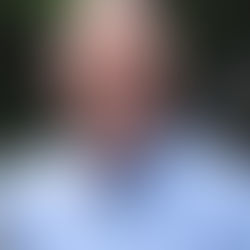 Town Honors A Trailblazer
Woodbury preserve’s trail renamed for Leavenworth