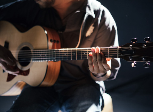8 Gitarrengriffe, die Du können musst