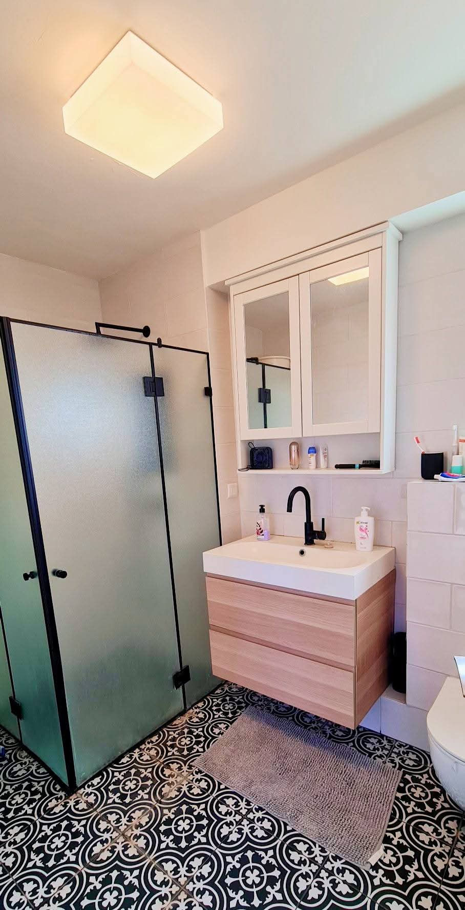 Thumbnail: דירת גג 3 חדרים באבן יהודה