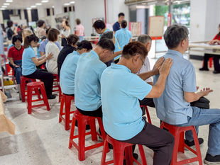 一雙溫暖的手 傳遞善的感動