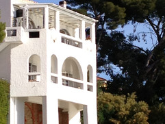 Vue de la maison de côté depuis la plage de Renécros