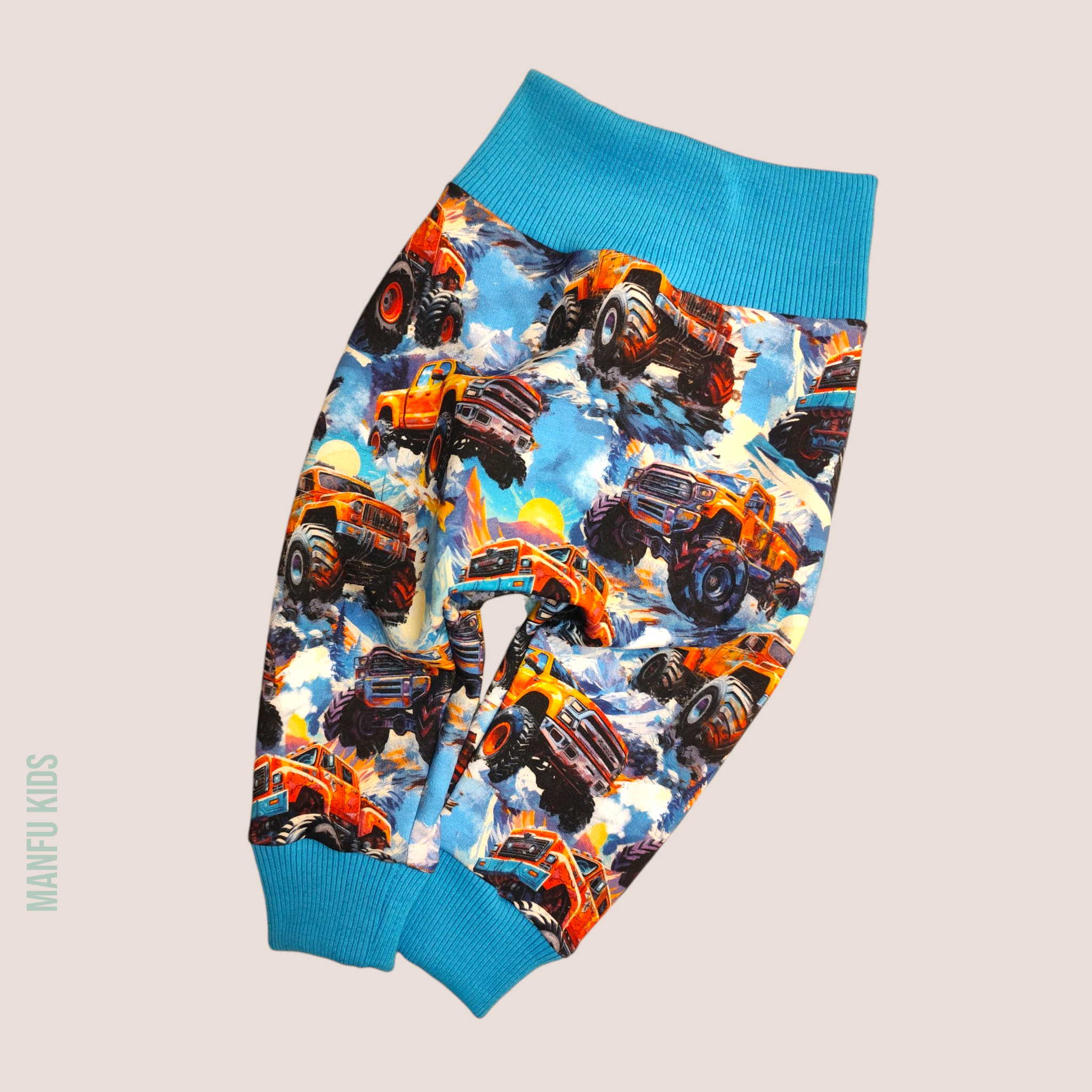 Dressid "Monsterautod"