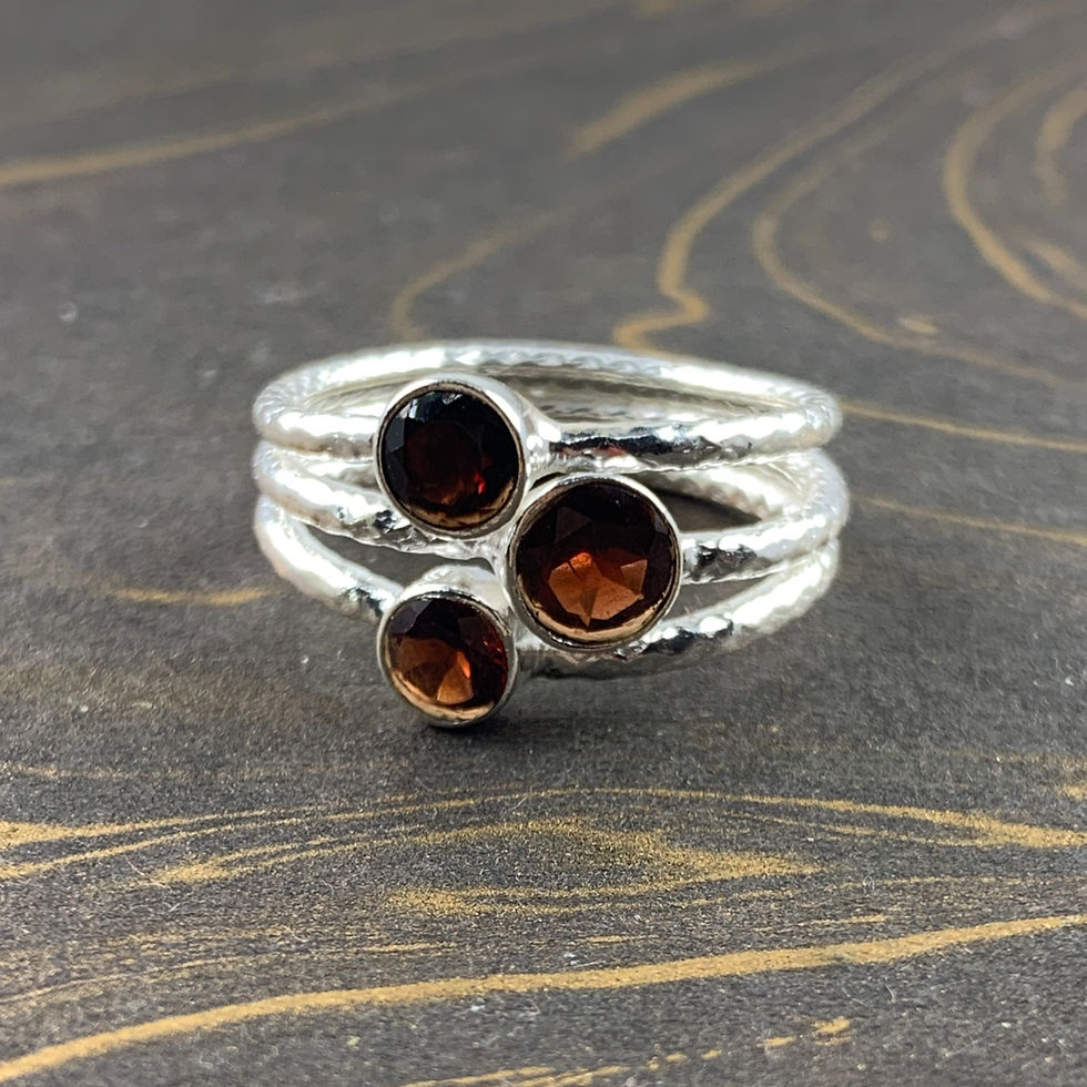 Dainty Garnet Silver Ring (5.3 Grams)