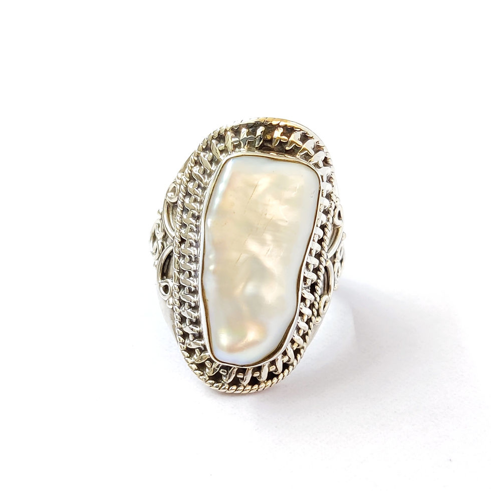 Miniaturbild: Mother of Pearl Ring (9.3 Grams)